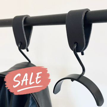 LerenShaakHanger-Wing-Handlesandmore-Zwart 