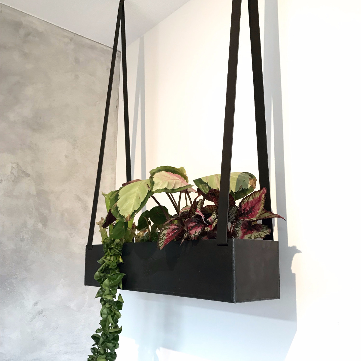 Unieke hangende plantenbak Handles and more